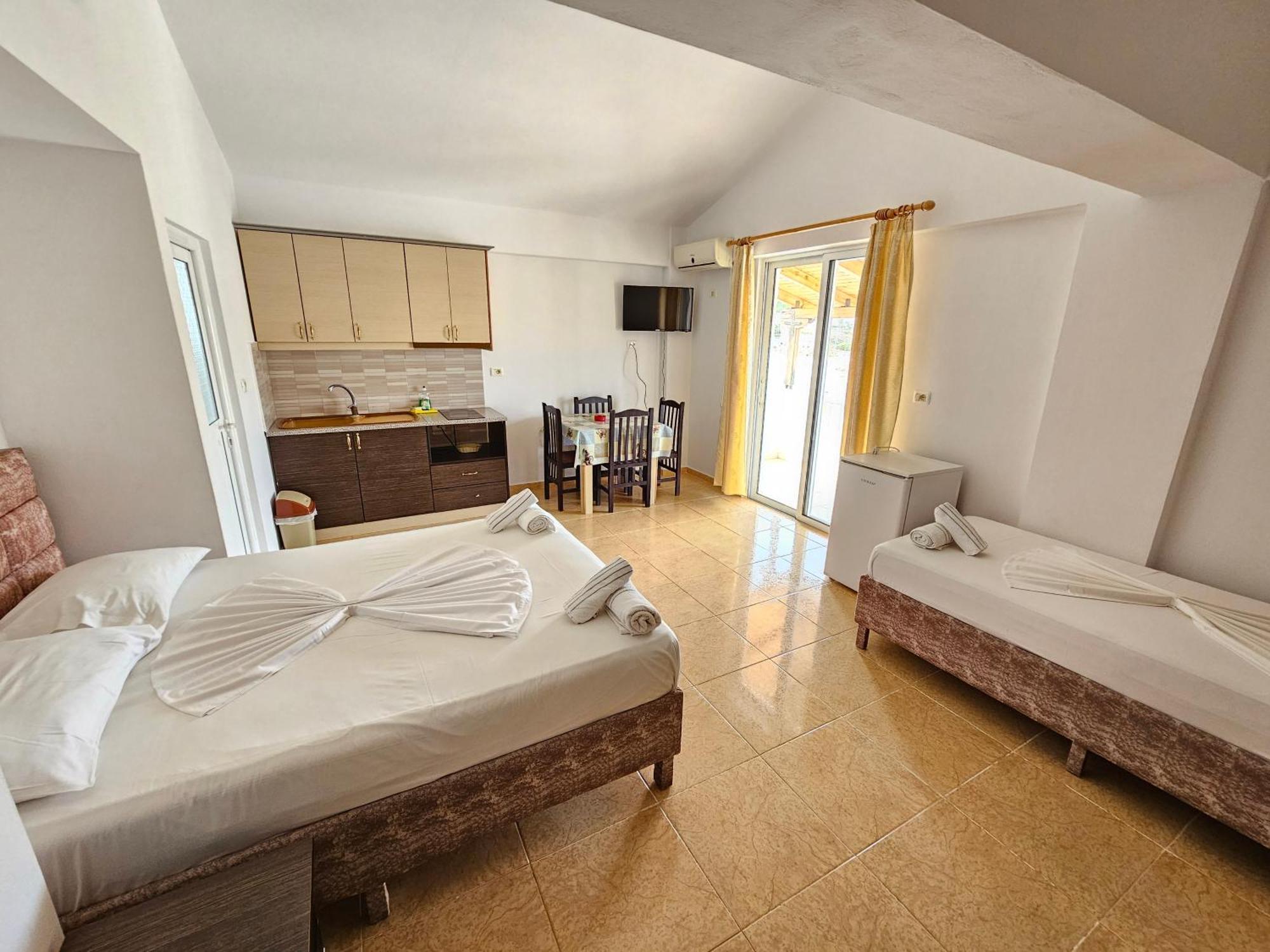Villa Roku Ksamil Esterno foto